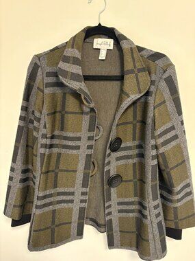 Joseph Ribkoff blazer jacket with big button details and trendy plaid print size